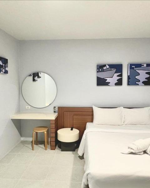 Siri Hotel Phuket Bagian luar foto