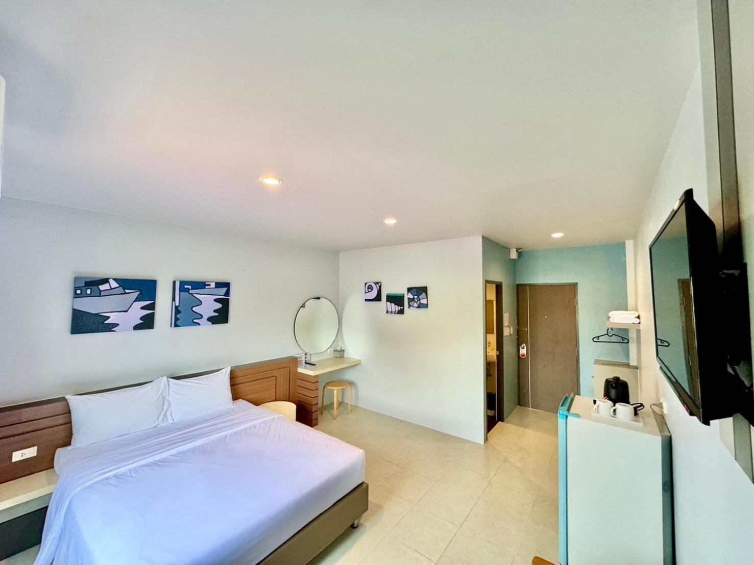 Siri Hotel Phuket Bagian luar foto