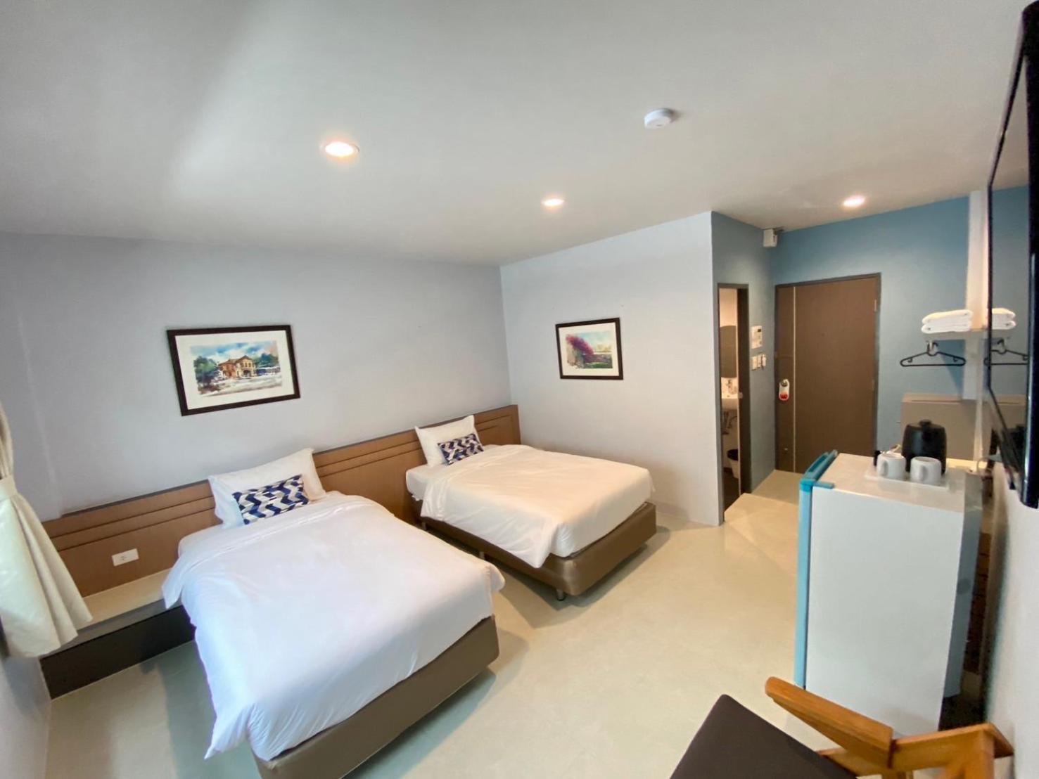 Siri Hotel Phuket Bagian luar foto