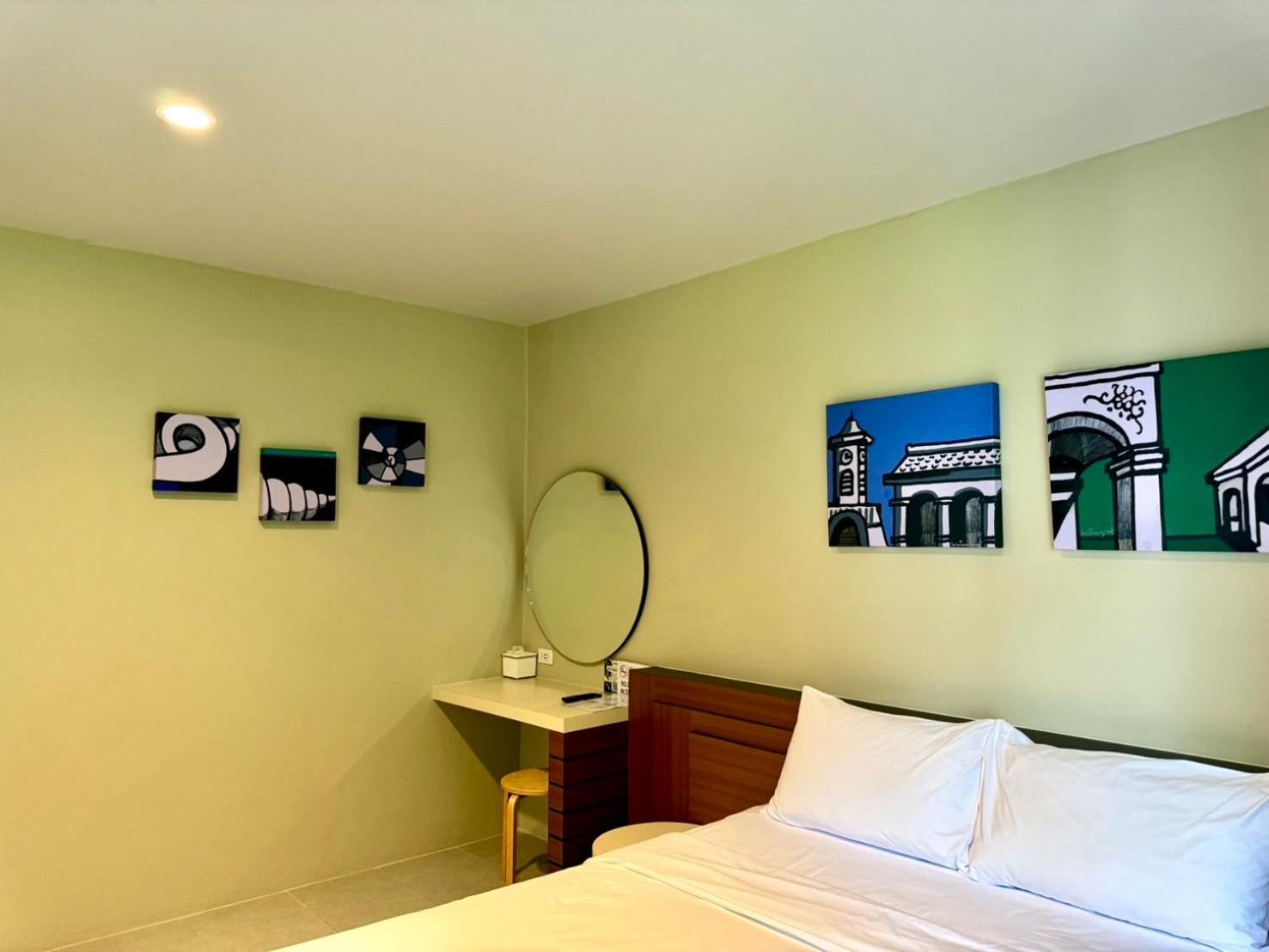 Siri Hotel Phuket Bagian luar foto