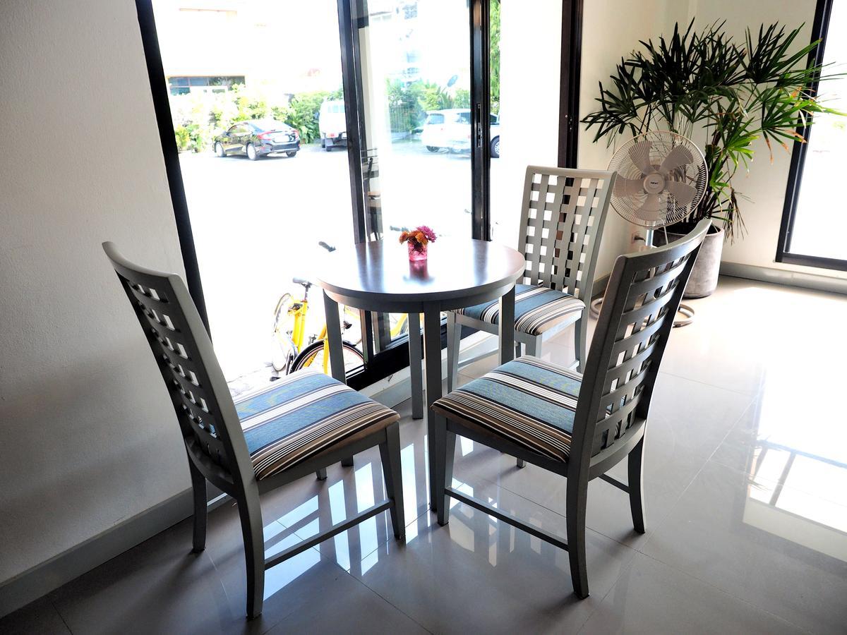 Siri Hotel Phuket Bagian luar foto