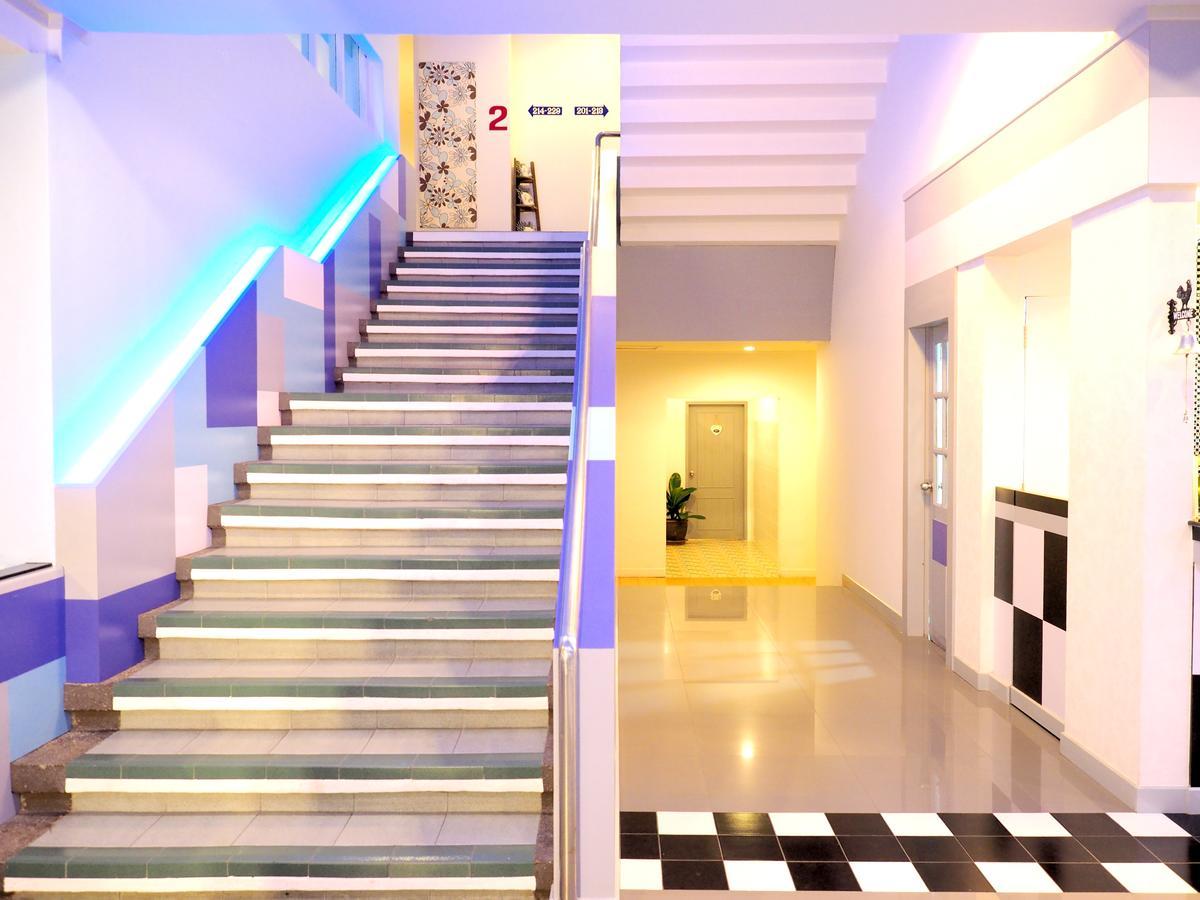 Siri Hotel Phuket Bagian luar foto