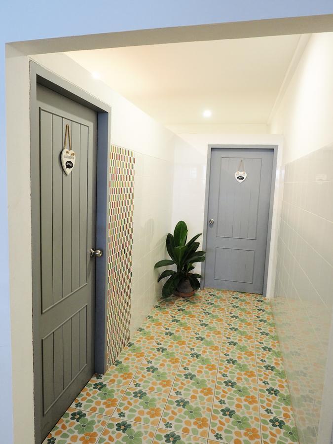 Siri Hotel Phuket Bagian luar foto