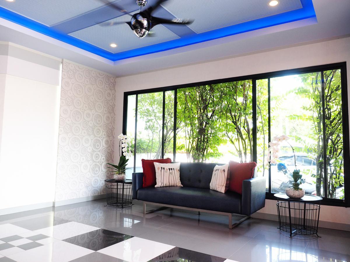 Siri Hotel Phuket Bagian luar foto