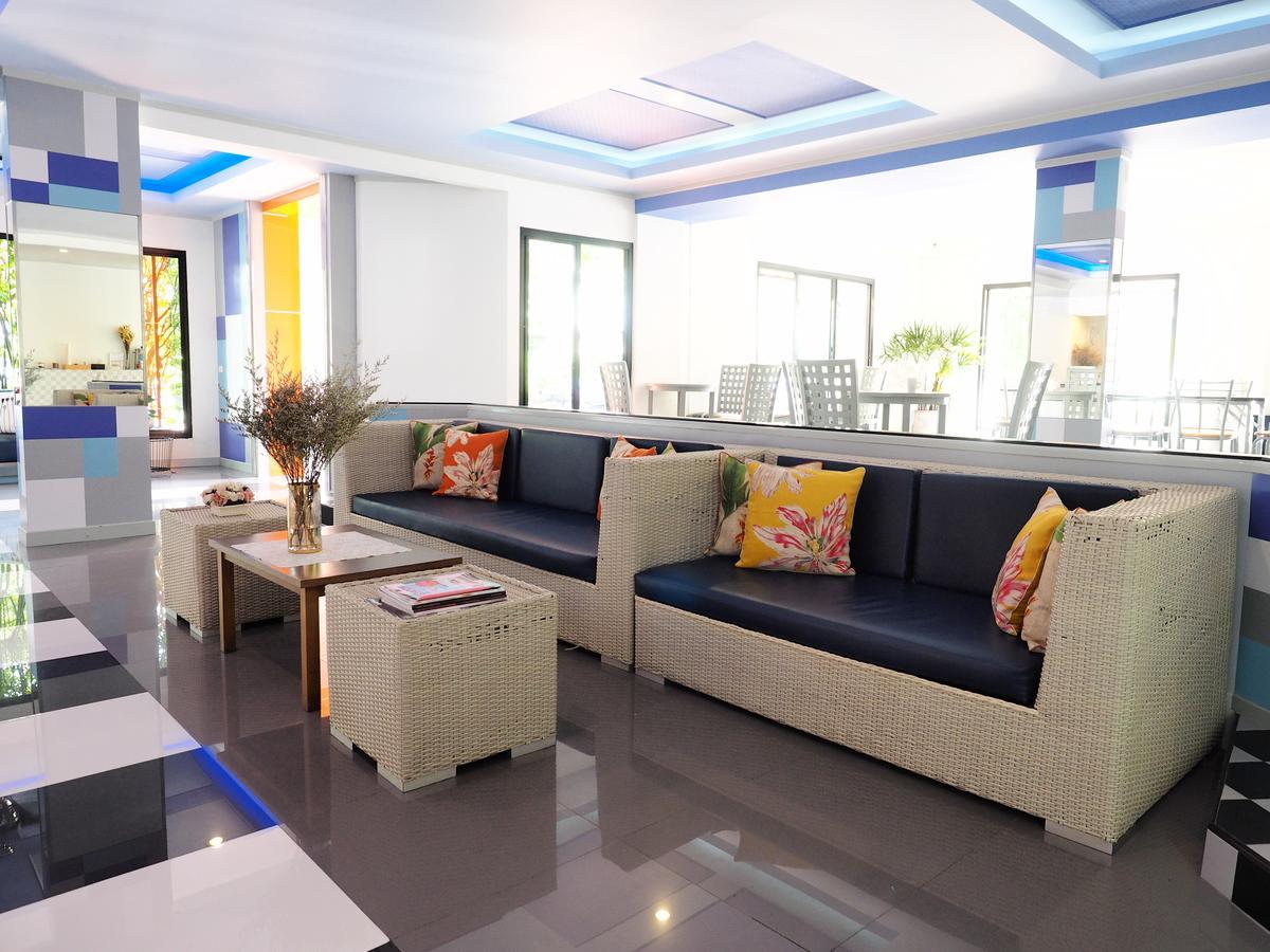 Siri Hotel Phuket Bagian luar foto